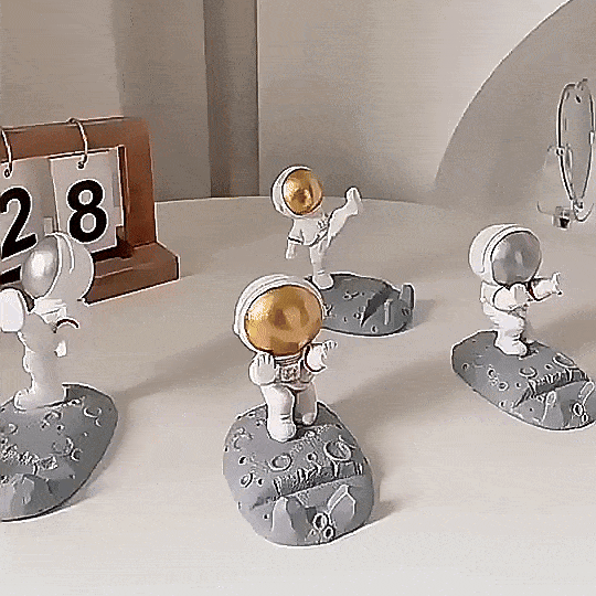 Mobile Stand Holder Nordic Style Astronauts