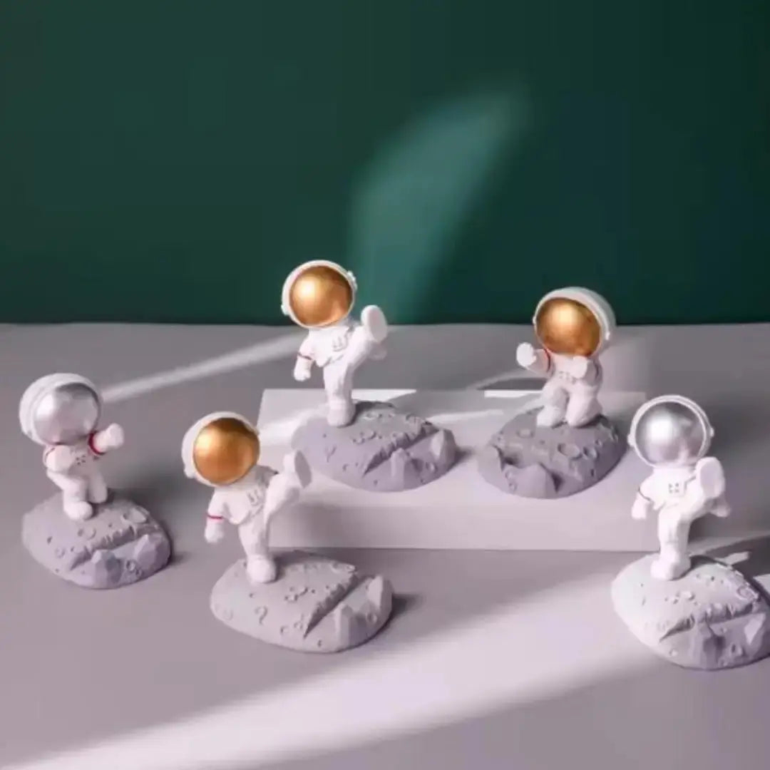 Mobile Stand Holder Nordic Style Astronauts